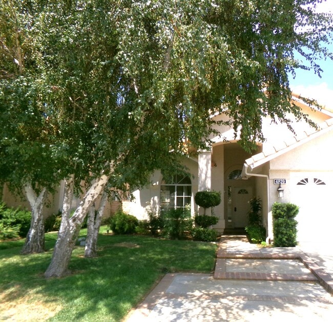 property at 4829 W Forest Oaks Ave