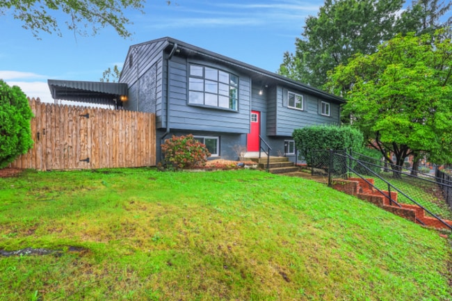 property at 5201 Banks Pl NE