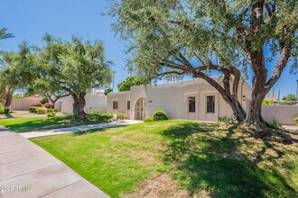 8338 E San Rafael Dr in Scottsdale, AZ - Building Photo - Building Photo