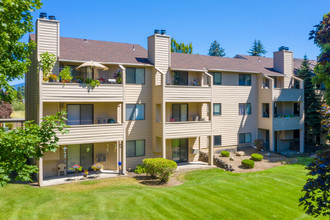 Peaks on Pines in Spokane Valley, WA - Foto de edificio - Building Photo