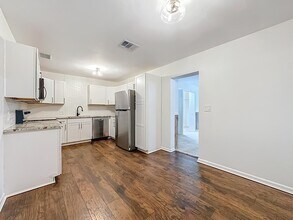 5243 Poppy Dr in Jacksonville, FL - Building Photo - Building Photo