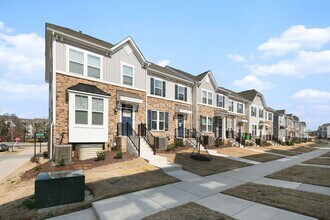 9306 Mallard Mls Dr in Charlotte, NC - Building Photo - Building Photo