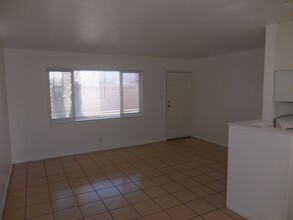 4499 E Calle De Carlos in Palm Springs, CA - Building Photo - Building Photo