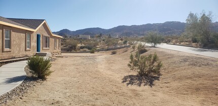 7133 Sunnyhill Rd in Joshua Tree, CA - Building Photo - Building Photo