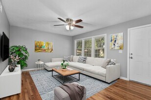 711 SW 7 St in Lee's Summit, MO - Building Photo