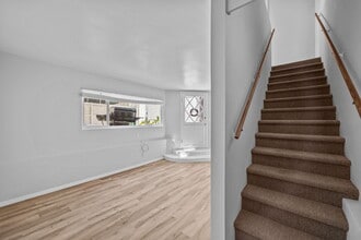 3525 N Poinsettia Ave, Unit Manhattan Beach Gem in Manhattan Beach, CA - Foto de edificio - Building Photo