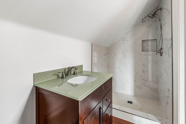 2084 Kearney Ave in San Diego, CA - Building Photo - Building Photo