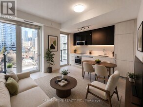 308 Jarvis St in Toronto, ON - Building Photo - Building Photo