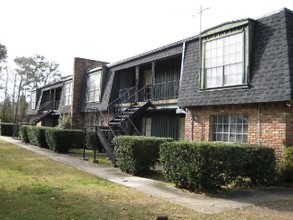 Sara Villa Apartments in Saraland, AL - Foto de edificio - Building Photo