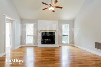 674 Oak Moss Dr in Lawrenceville, GA - Building Photo - Building Photo