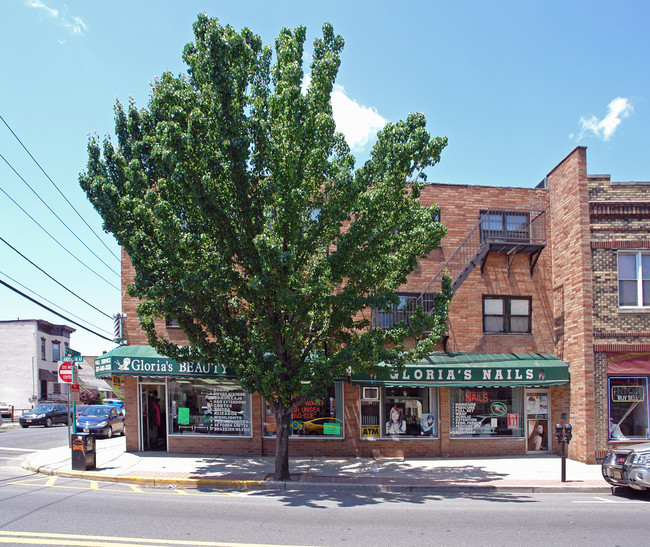 131 Anderson Ave in Fairview, NJ - Building Photo - Building Photo