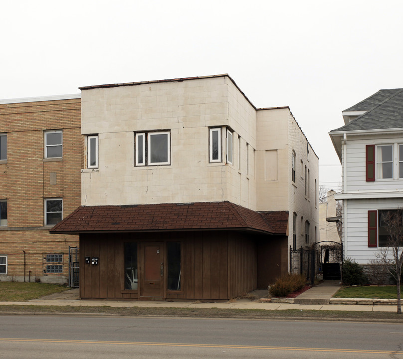 405 Lincoln Way W in South Bend, IN - Building Photo