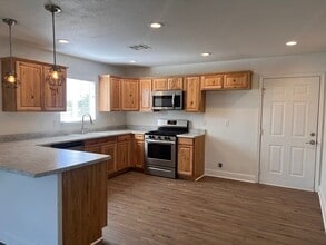 1845 Mesa St in Redding, CA - Building Photo - Building Photo