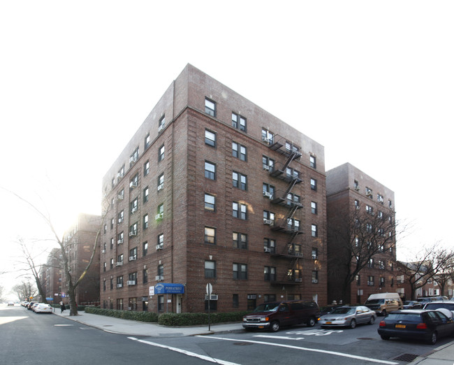 891 63rd Dr in Rego Park, NY - Building Photo - Building Photo