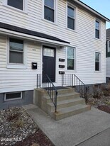 669 Pawling Ave in Troy, NY - Building Photo