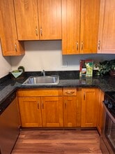 Whitman Manor in San Bruno, CA - Building Photo - Building Photo