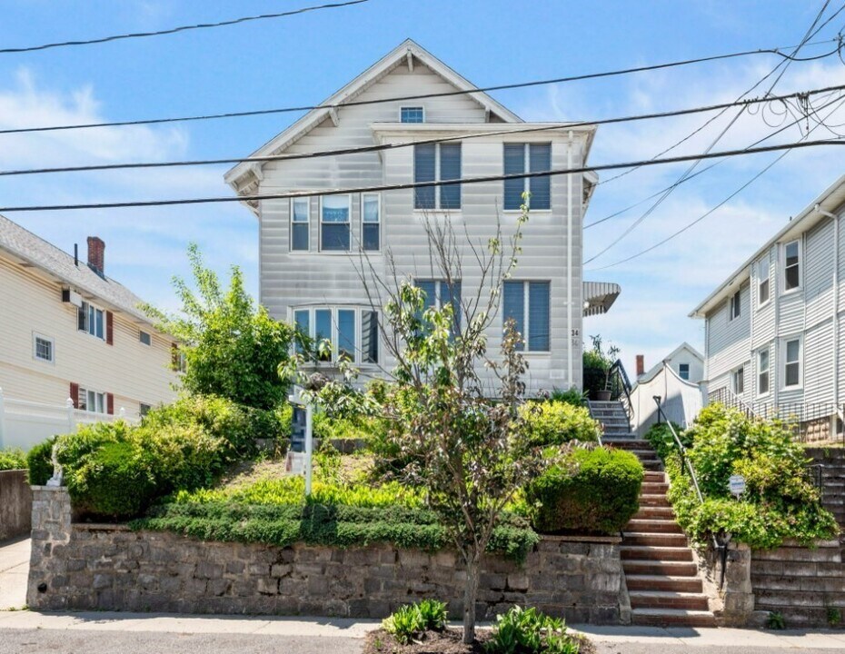34-36-36 Keenan St in Watertown, MA - Building Photo