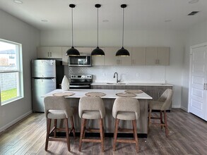 Taylor Villas Townhomes in McAllen, TX - Building Photo - Building Photo