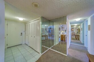400 Island Way, Unit 104 in Clearwater, FL - Building Photo - Building Photo