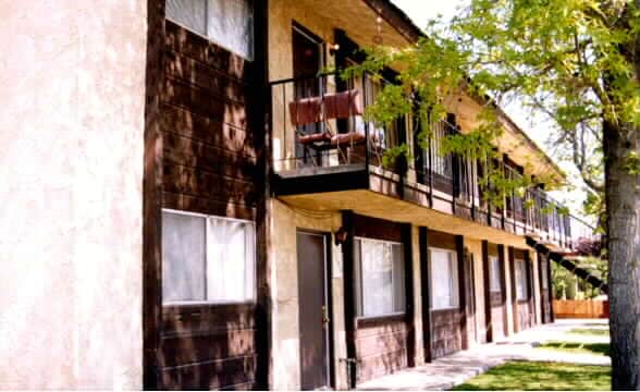 1520-1530 Robertson Blvd in Chowchilla, CA - Foto de edificio - Building Photo