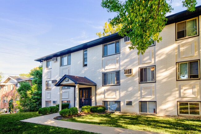 Continental Terrace in Bloomington, IN - Building Photo - Building Photo