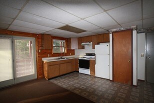 11 Center St Apartments