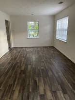 8200 Walutes Cir in Alexandria, VA - Building Photo