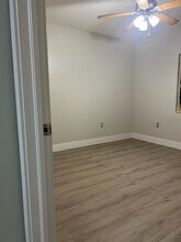 1019 Mayflower Rd in Fort Pierce, FL - Foto de edificio - Building Photo