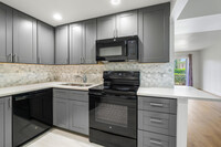 460 NW 20th St in Boca Raton, FL - Building Photo - Building Photo