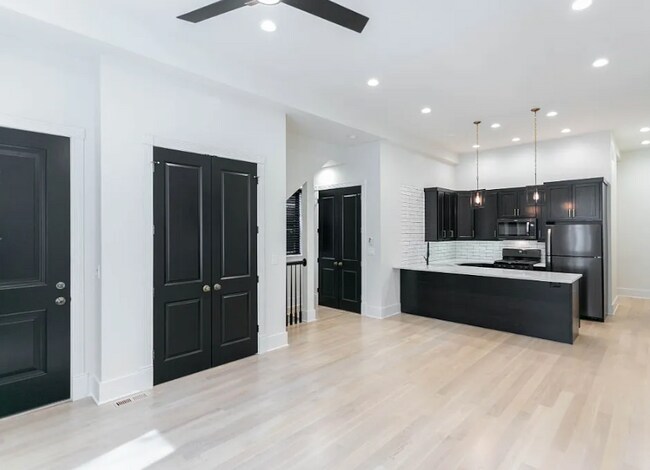 1325 N Wicker Park Ave in Chicago, IL - Building Photo - Building Photo