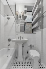 120 E 83rd St in New York, NY - Building Photo - Building Photo