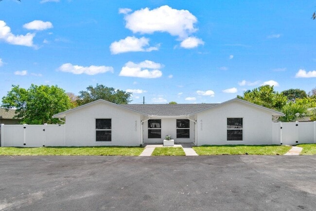 4500 NW 2nd Ave in Boca Raton, FL - Building Photo - Building Photo