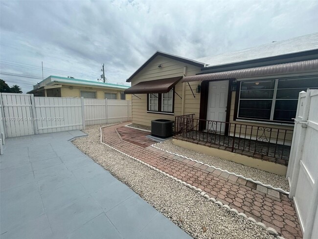 property at 2000 Harding St