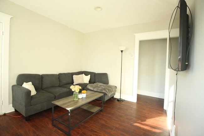 713 Spring Garden St in Easton, PA - Building Photo - Building Photo