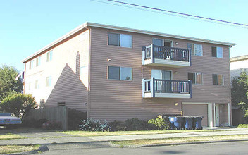 Ballard 6-Unit Apartment Building in Seattle, WA - Building Photo - Building Photo