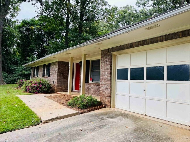 943 Parkstone Dr in Stone Mountain, GA - Building Photo - Building Photo