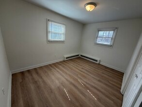 8956 Griggs Ave in Circle Pines, MN - Foto de edificio - Building Photo