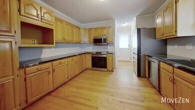 5307 Pondfield Dr in Greensboro, NC - Building Photo - Building Photo