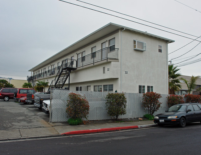 32 Front St in San Rafael, CA - Building Photo - Building Photo