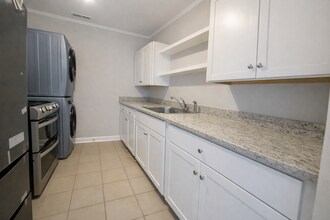 932 33rd Ave N, Unit B in Nashville, TN - Building Photo - Building Photo