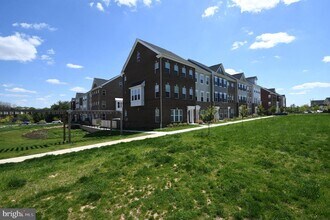 41 Green Dome Pl in Gaithersburg, MD - Building Photo - Building Photo