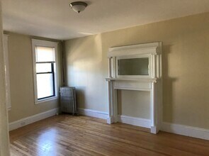 135 Highland St, Unit 9 in Worcester, MA - Building Photo - Building Photo