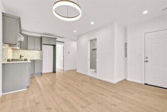 48-30 64th St in Queens, NY - Building Photo - Building Photo