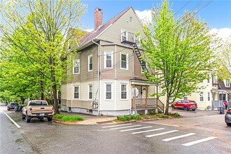 2 Poplar St in Providence, RI - Building Photo - Building Photo