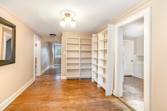 1718 Green Hills Dr in Nashville, TN - Building Photo - Building Photo