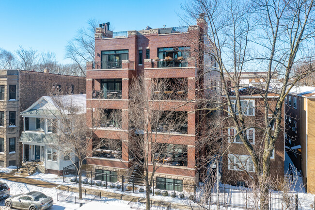 2848 N Sheffield Ave in Chicago, IL - Foto de edificio - Building Photo