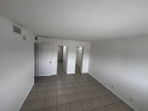 2944 NW 55th Ave in Lauderhill, FL - Building Photo - Building Photo