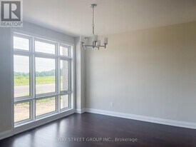 993 Crowsnest Holw in Pickering, ON - Building Photo