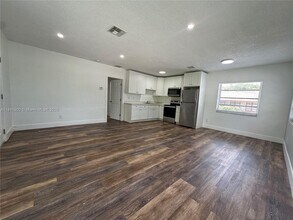 3315 SW 15th Ave in Fort Lauderdale, FL - Building Photo - Building Photo