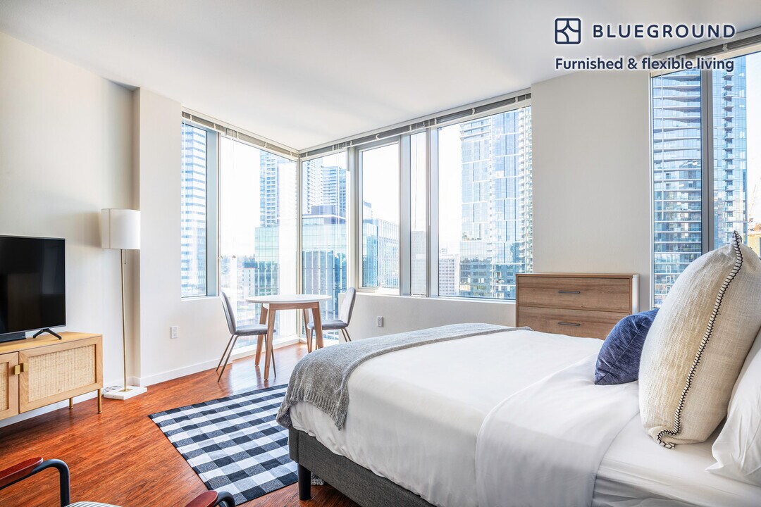 288 106th Ave NE, Unit SI FL20-ID119 in Bellevue, WA - Building Photo